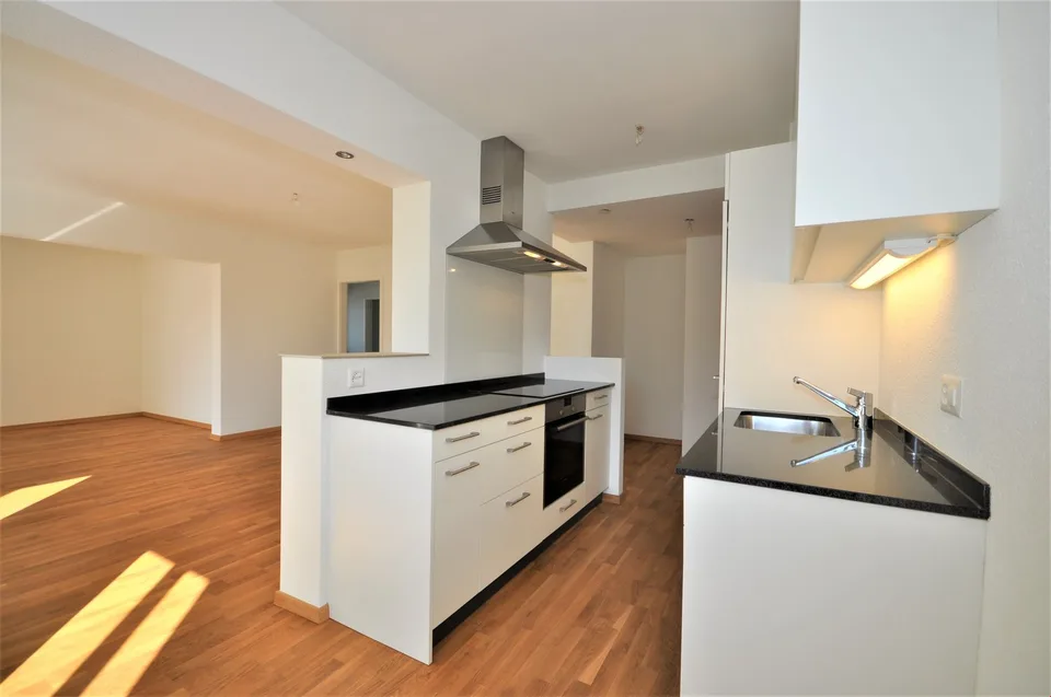 Appartamento moderno 2.5 locali con balcone – situato in zona tranquilla a Muttenz