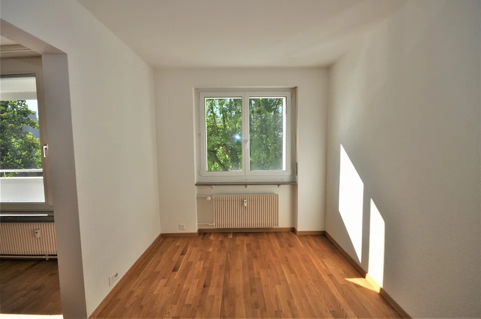 Appartamento moderno 2.5 locali con balcone – situato in zona tranquilla a Muttenz