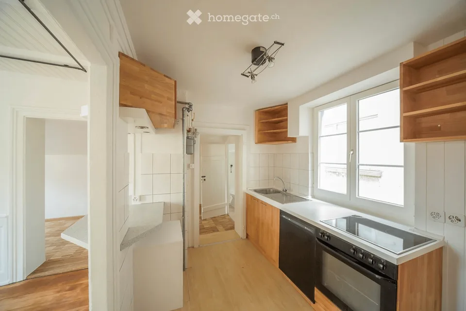 Charmante 5-Zimmer-Dachwohnung im Altbau in Dornach – ab Oktober 2026