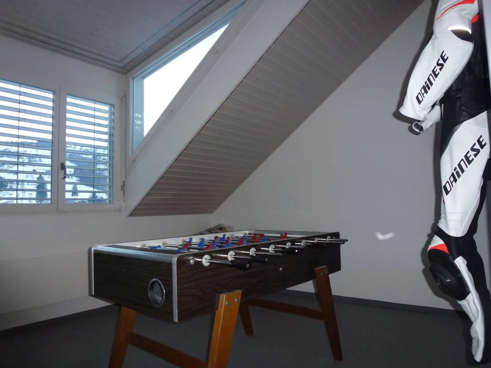 Bright sunny apartment with balcony (no lift), date by arrangement