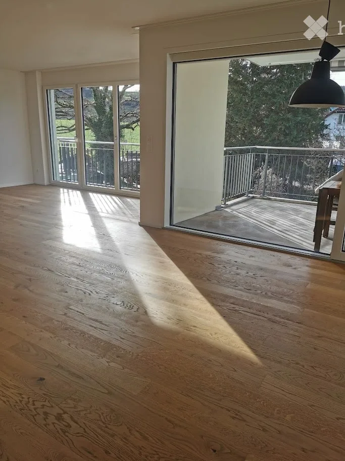 Appartamento luminoso 4.5 locali con balcone a Birmensdorf ZH