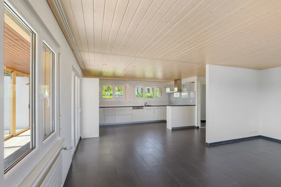 Bussy, for sale, individual villa with 5.5 rooms, plot of 1297 m2