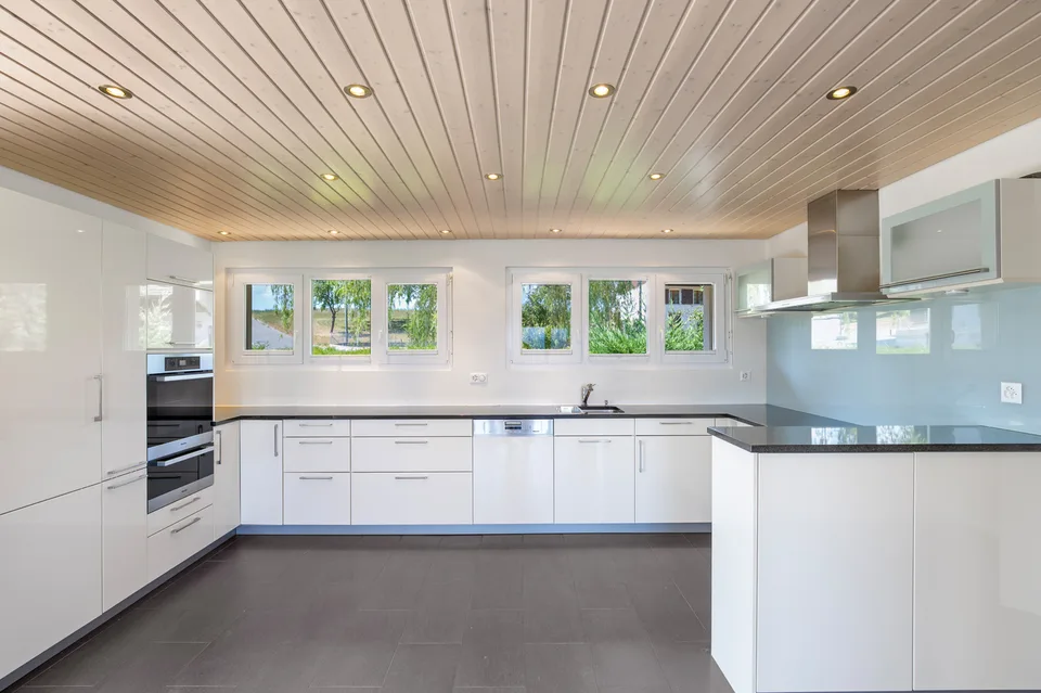 Bussy, for sale, individual villa with 5.5 rooms, plot of 1297 m2
