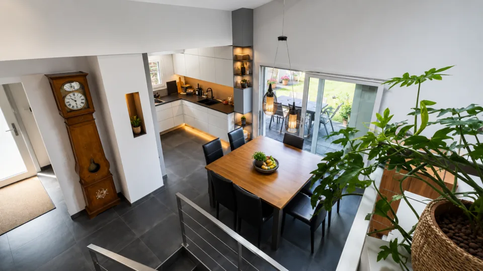 Schöne individuelle Villa mit 5,5 Zimmern in Yvonand mit Pool und großem Garten – Foto 10 von 30