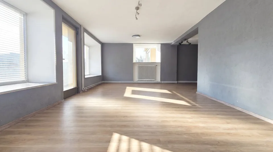 Espace commercial à louer à Teufenthal – fraîchement rénové et disponible immédiatement !