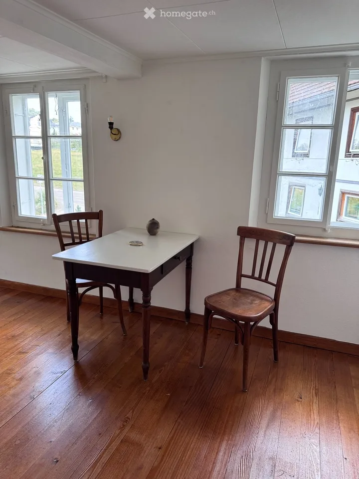 Möbliertes Zimmer (21 m²) in charmantem Altbau zu vermieten