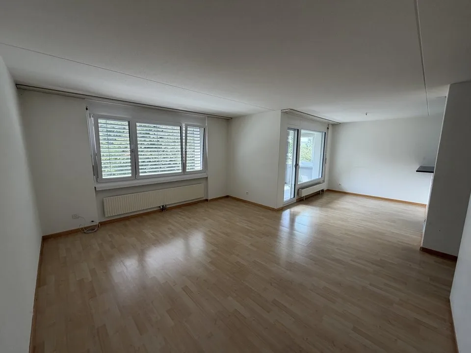 Bright 3.5-room apartment in a quiet location in Niederhasli