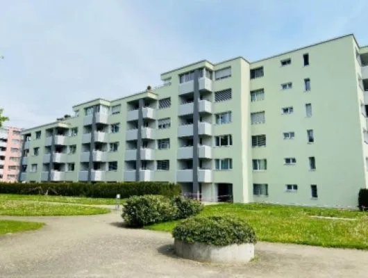 Helle 3.5 Zimmer-Wohnung an ruhoger Lage in Niederhasli