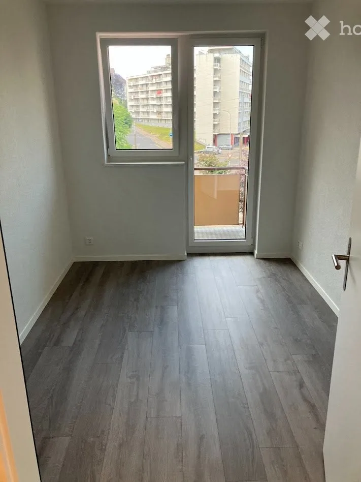 Appartement de 4.5 pces au 3ème avec ascenseur et 2 balcons