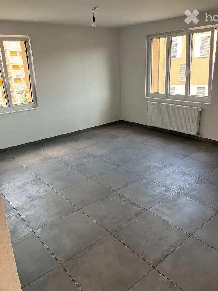Appartement de 4.5 pces au 3ème avec ascenseur et 2 balcons
