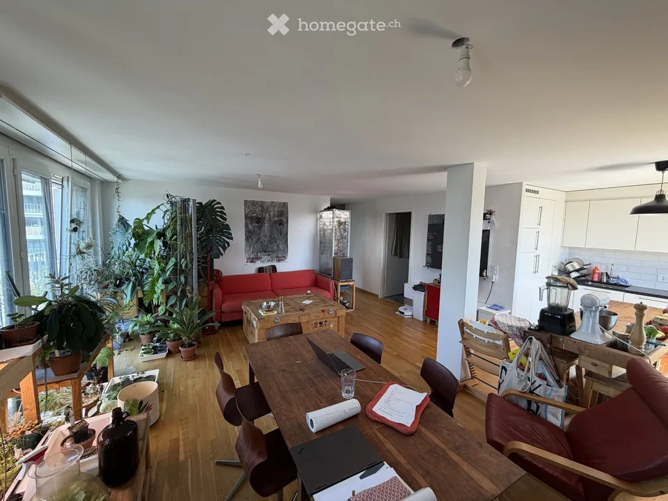 Looking for a flatmate for our family home in Sévelin