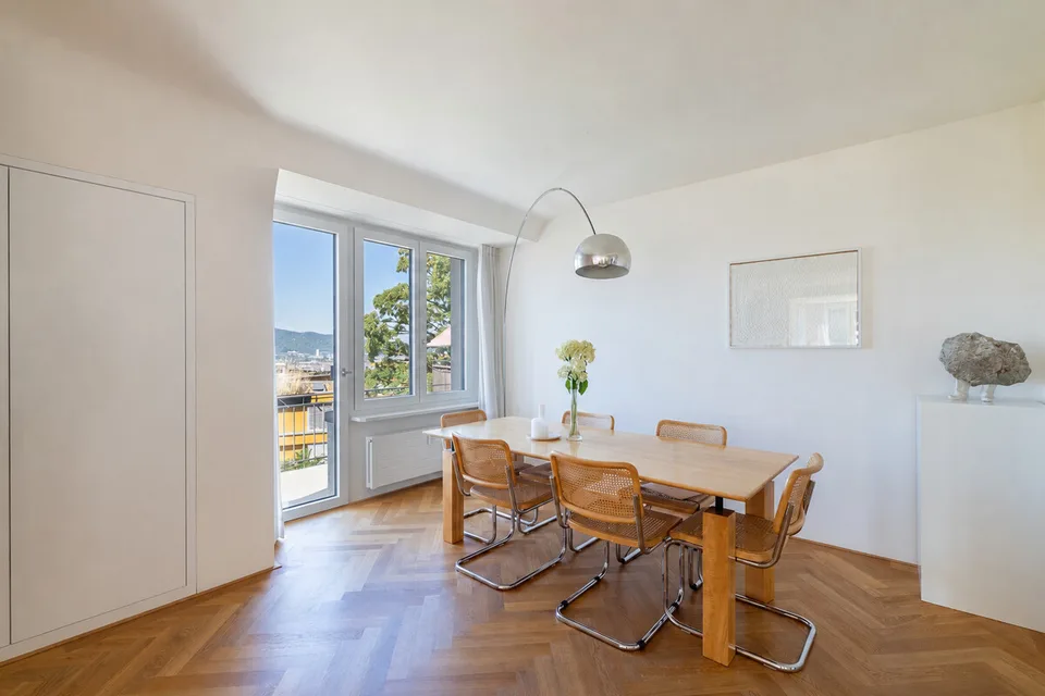 Zurich : loft appartement rénové de haute qualité avec vue imprenable