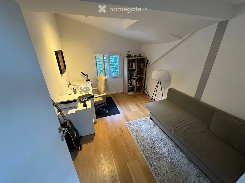 Charmant appartement de 4,5 pièces au dernier étage sur la Sankt Georgen-Strasse à St. Gallen