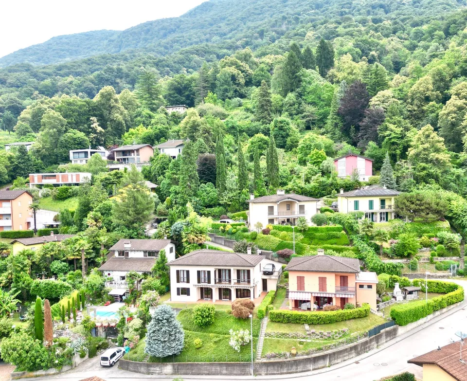 Villa spacieuse de 6.5 pièces avec jardin à Davesco-Soragno