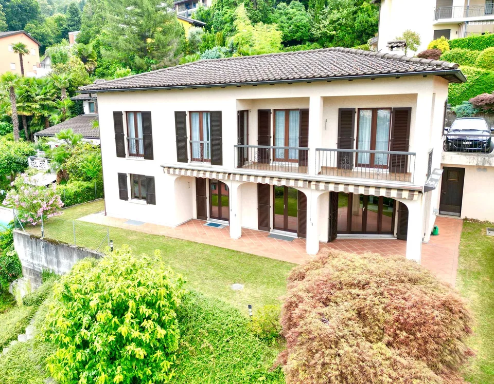 Spaziosa villa 6.5 locali con giardino a Davesco-Soragno