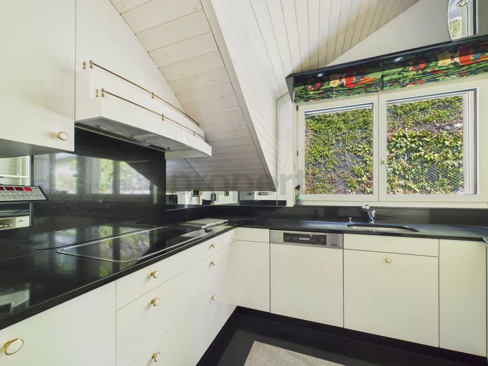 Appartement élégant de 6,5 pièces rénové avec ascenseur et cave, Ennetbürgen