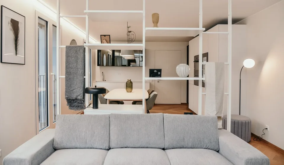 FANTASTIC 3.5-ROOM APARTMENT FURNISHED - WITH SPLENDID VIEW OF LAKE LUGANO
