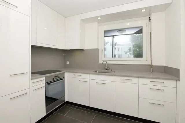 Appartement moderne avec place assise dans le jardin