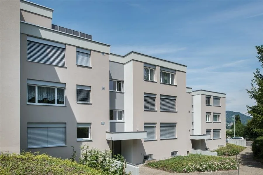 Moderne Wohnung mit Gartensitzplatz