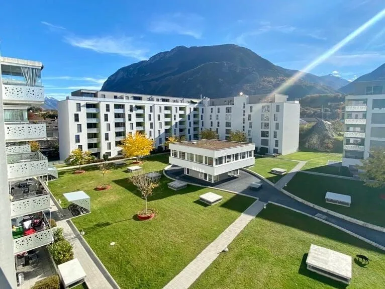 Places de parc intérieures à louer proche de la gare - Sierre