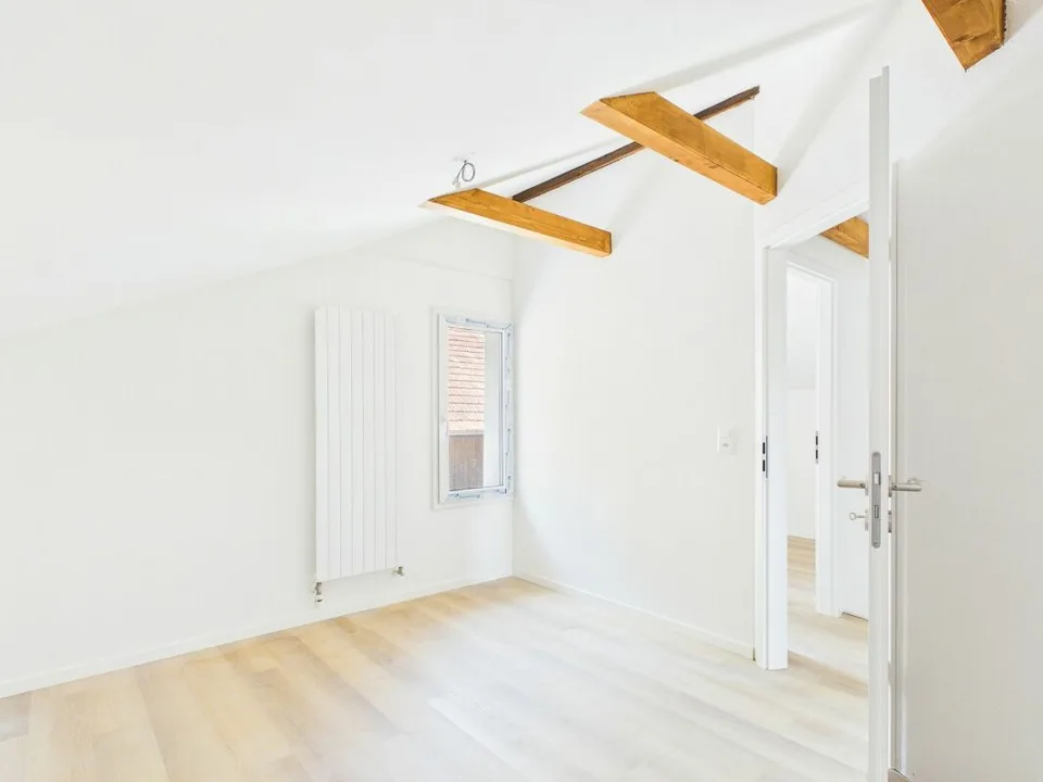Prima occupazione: Casa unifamiliare completamente ristrutturata con 4,5 stanze, grande giardino e molto spazio