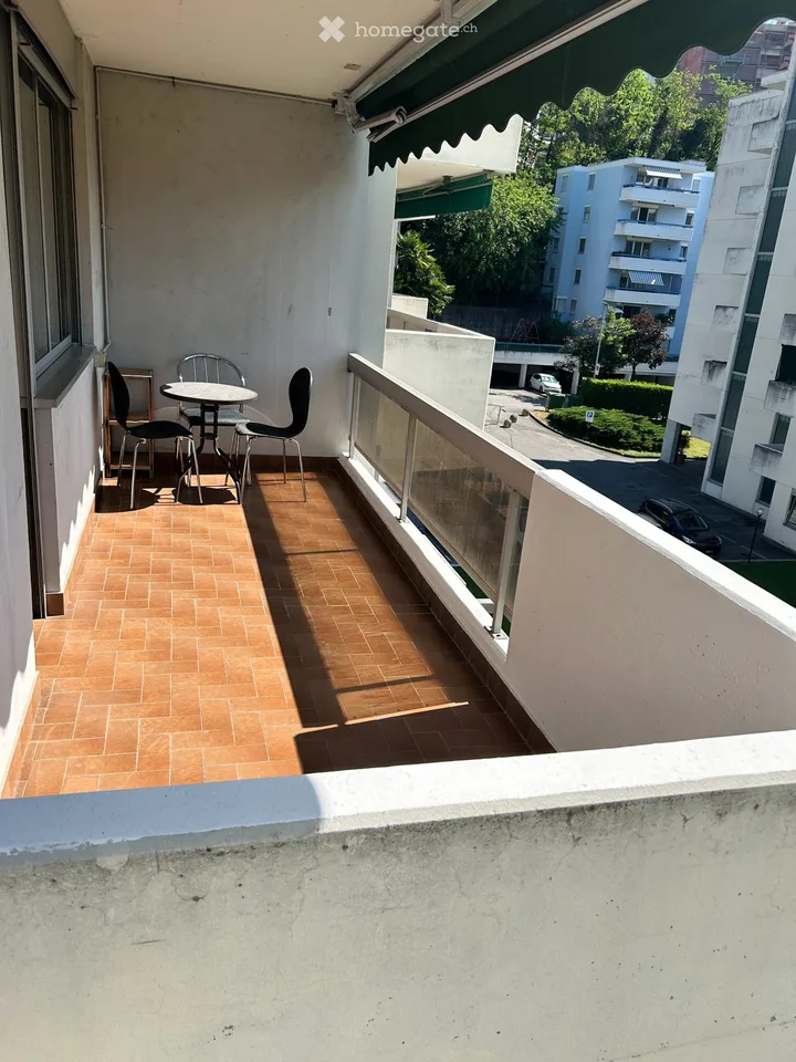 Appartement deux pièces avec grand terrasse et services exclusifs