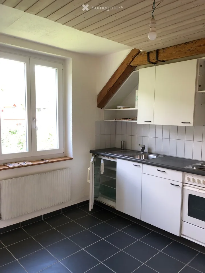 Charmante Dachwohnung in ruhigem Altbau – Foto 4 von 5