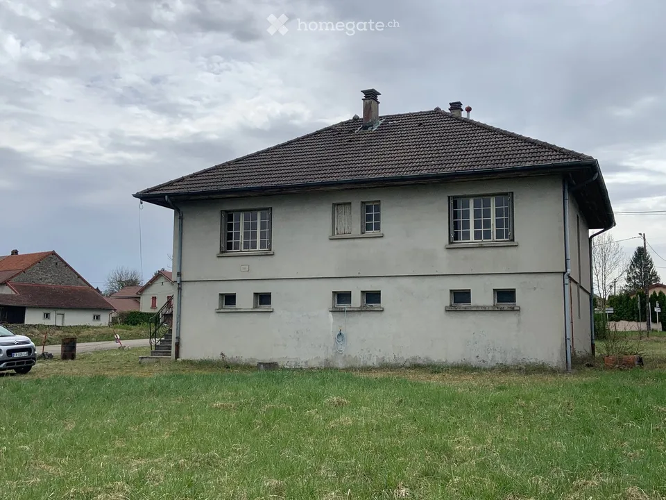 House in PONT DE POITTE (39) 3 minutes from Lake Vouglans