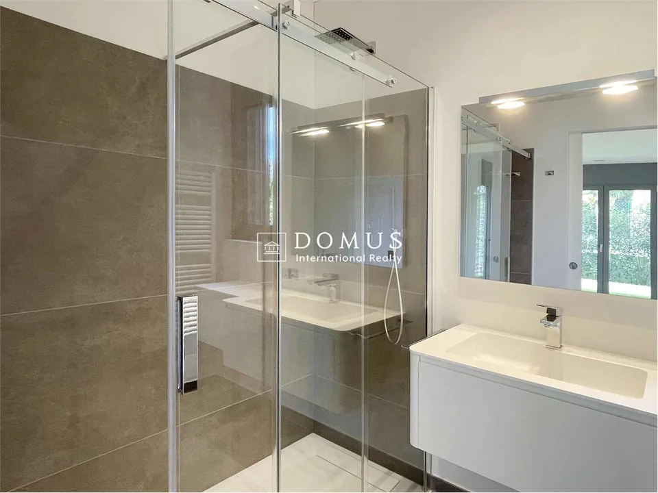Modernes 3.5-Zimmer-Wohnung mit privatem Garten – Foto 9 von 13