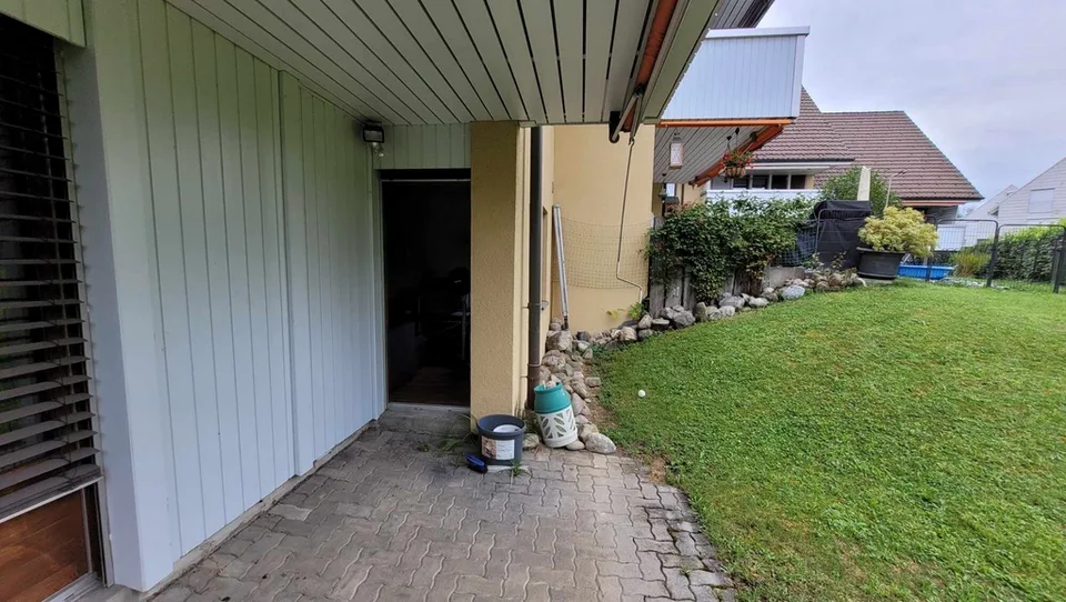 Appartamento accogliente di 1 camera con posto a sedere in giardino in una zona tranquilla