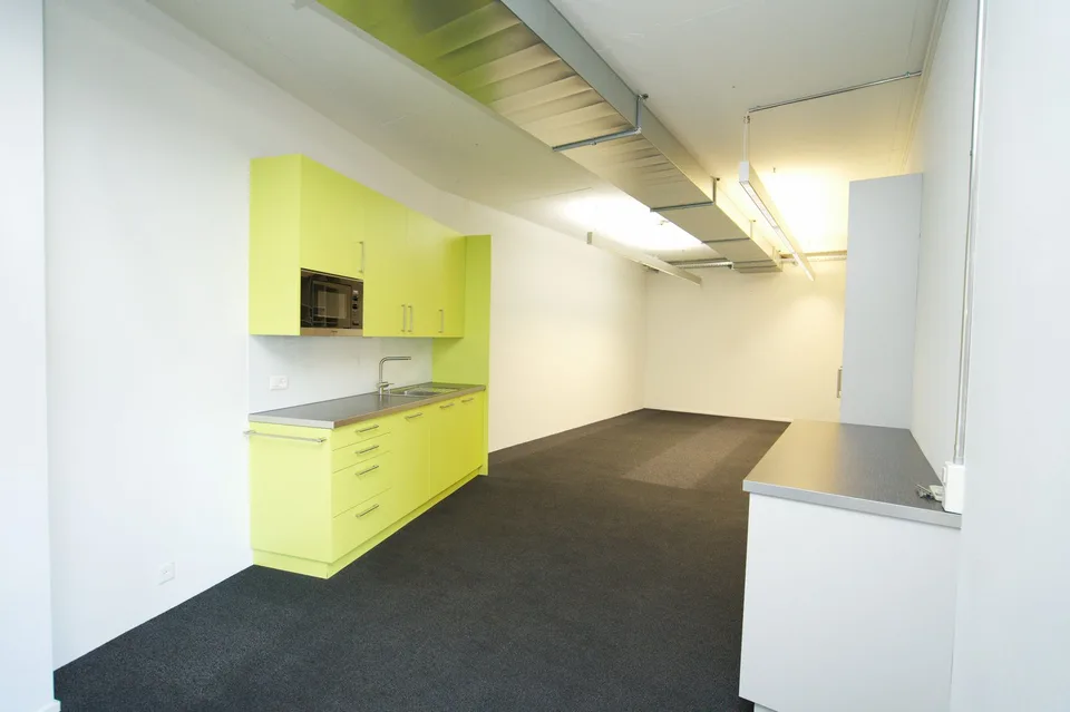 436 m2 di spazio per uffici e servizi a Köniz - moderno e flessibile