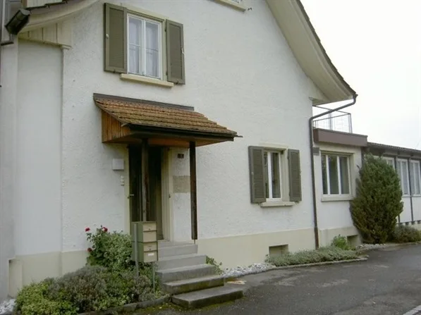 "2-Zi. Whg. Schnäppchen! Zentral + mit Garage"