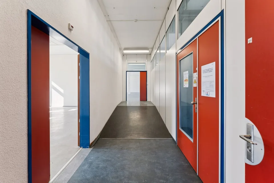 Viel Raum für Ihre Ideen 200 m² helle Gewerbefläche an bester Lage – Foto 7 von 8