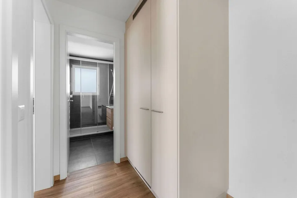 Appartamento di 4 locali in una zona tranquilla con balcone