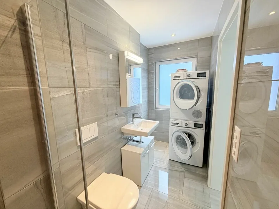 Attractive, very modern maisonette INCLUDING OUTDOOR PARKING SPACE