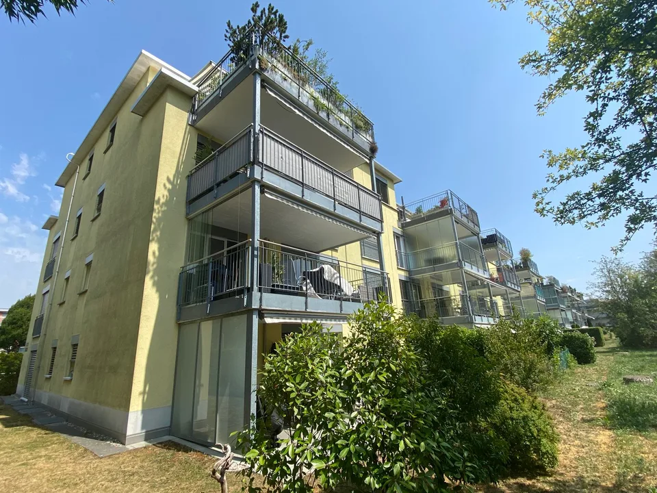Charmante 4.5-Zimmer-Attika-Wohnung mit Aussicht in Winterthur Hegi