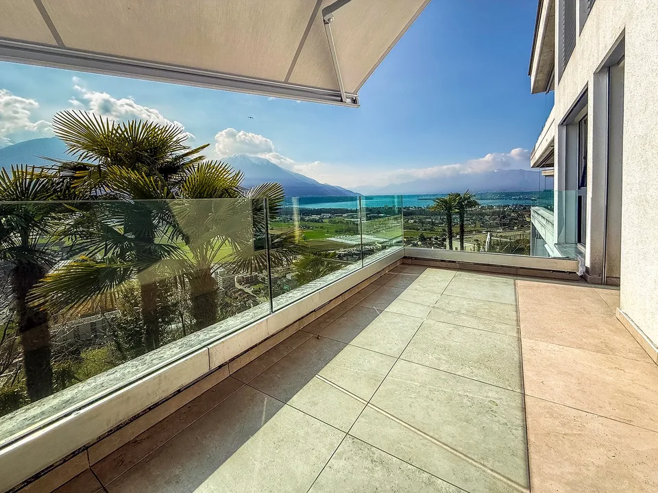 Seconda casa: Appartamento 2,5 locali moderno con terrazza bellissima e vista panoramica.