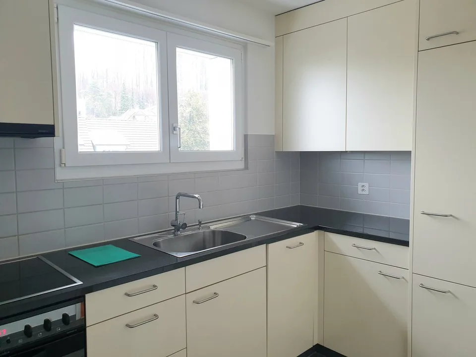 3,5-Zimmerwohnung im 2.OG zu vermieten.