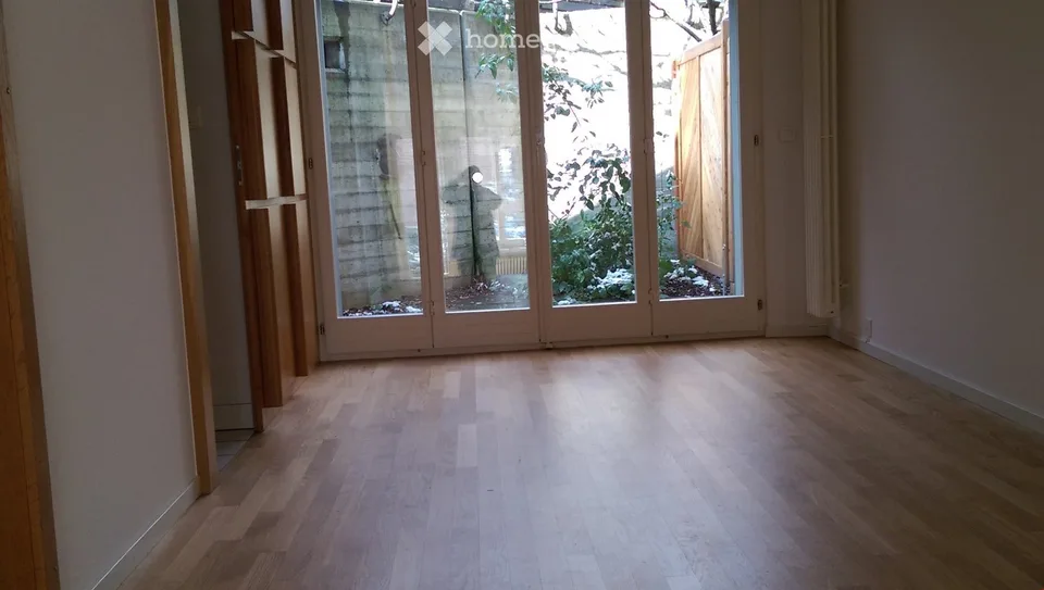 Sunny semi-detached house, renovated in 2017