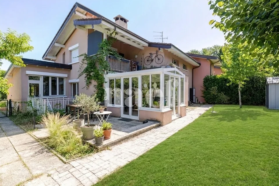 Maison avec potentiel de rendement à Vessy