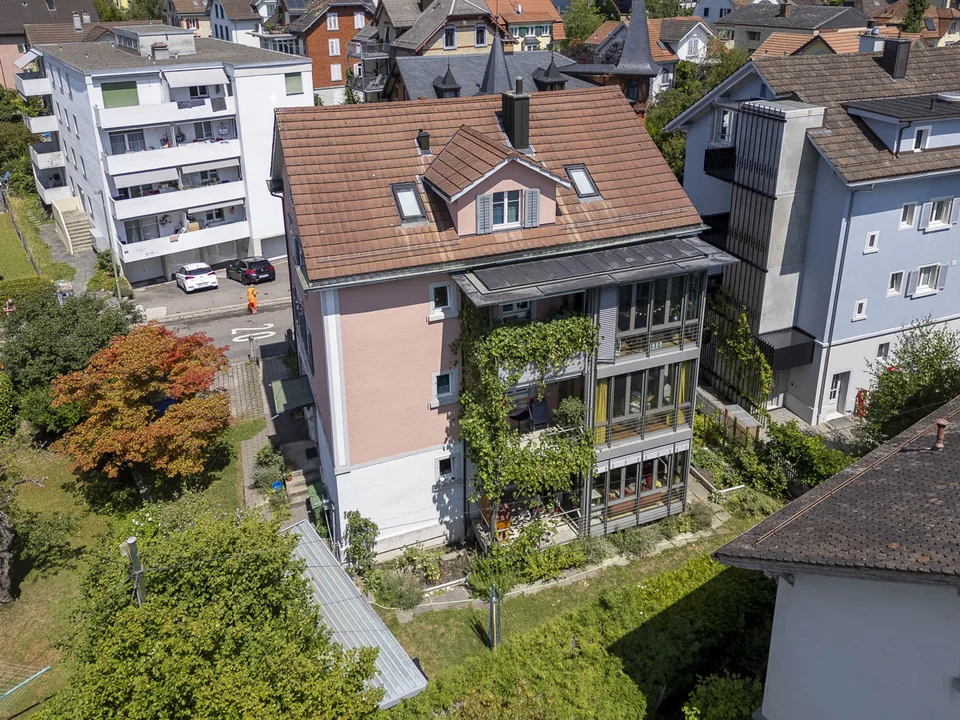 Occasione unica: casa a due famiglie nel cuore di Winterthur