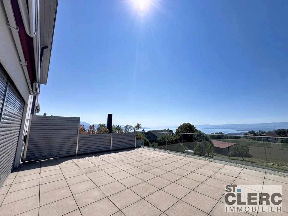 Beautiful semi-detached house (B2) with 6.5 rooms and breathtaking views
