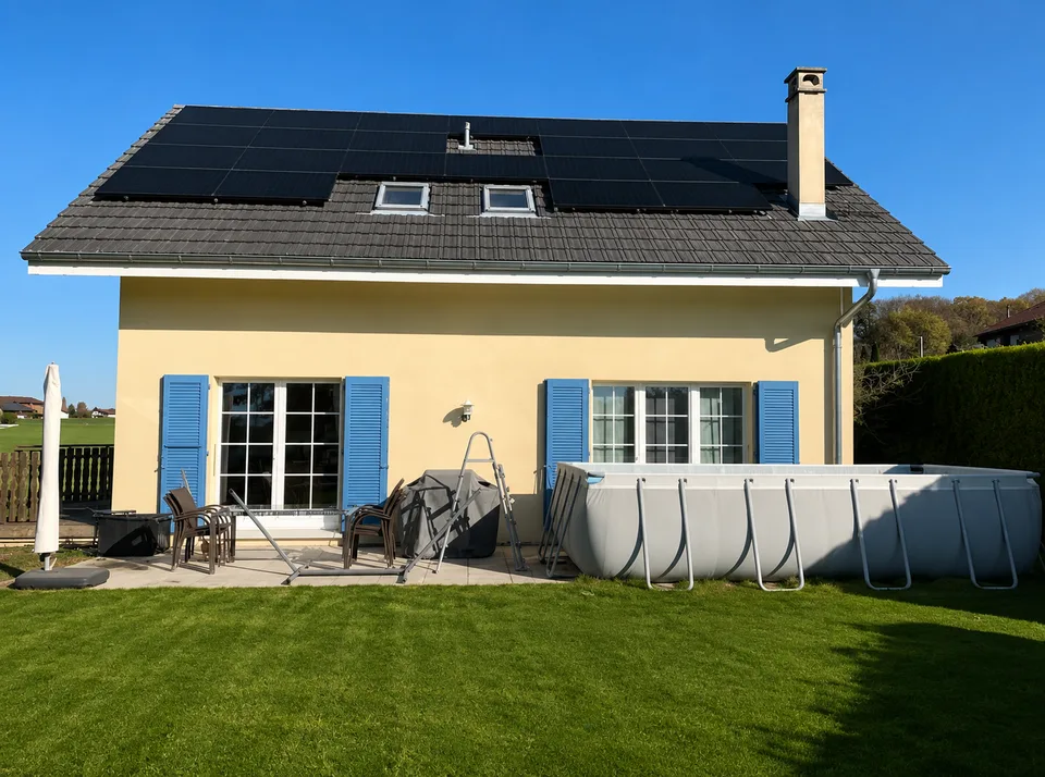 Beautiful individual villa with 6.5 rooms, geothermal energy and solar panels – Mézières (FR)