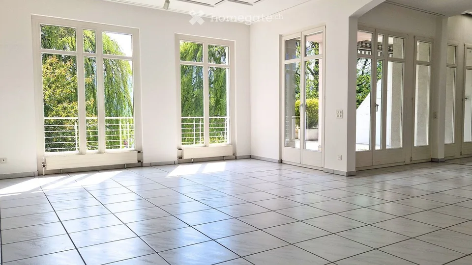 Exclusive semi-detached house in a preferred location in a park-like environment