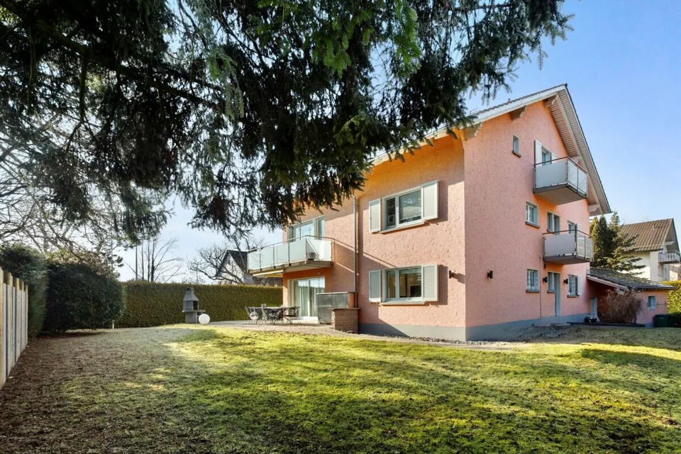 Grosszügiges 10½-Zimmer-Einfamilienhaus mit vielseitigem Nutzungspotenzial!