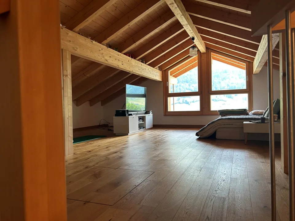 Appartement moderne 4.5 pièces avec vue sur le monde montagnard du Kandertal