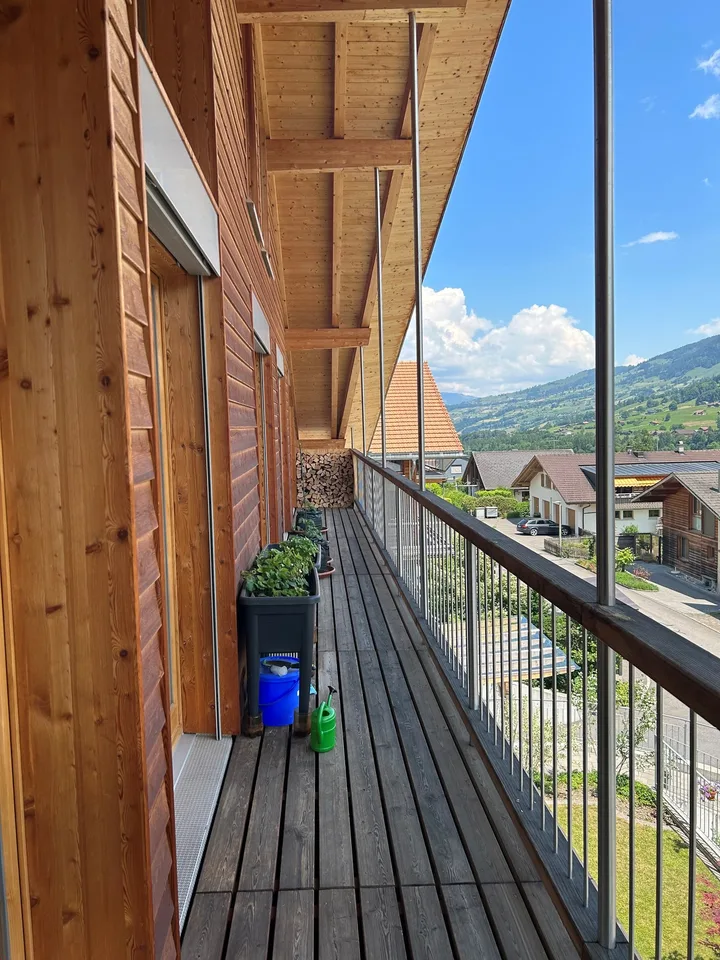 Appartement moderne 4.5 pièces avec vue sur le monde montagnard du Kandertal