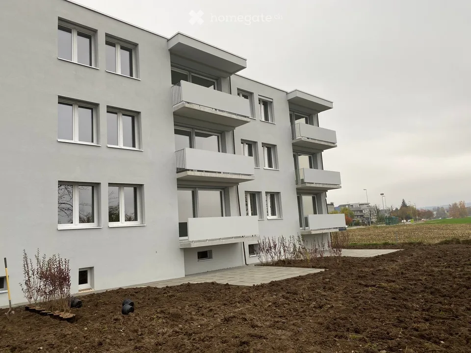 Helle 2.5-Zimmer-Wohnung mit Aussicht Richtung See