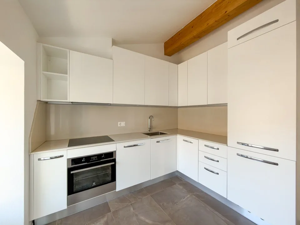 Appartement rénové à louer au cœur d'Arzo