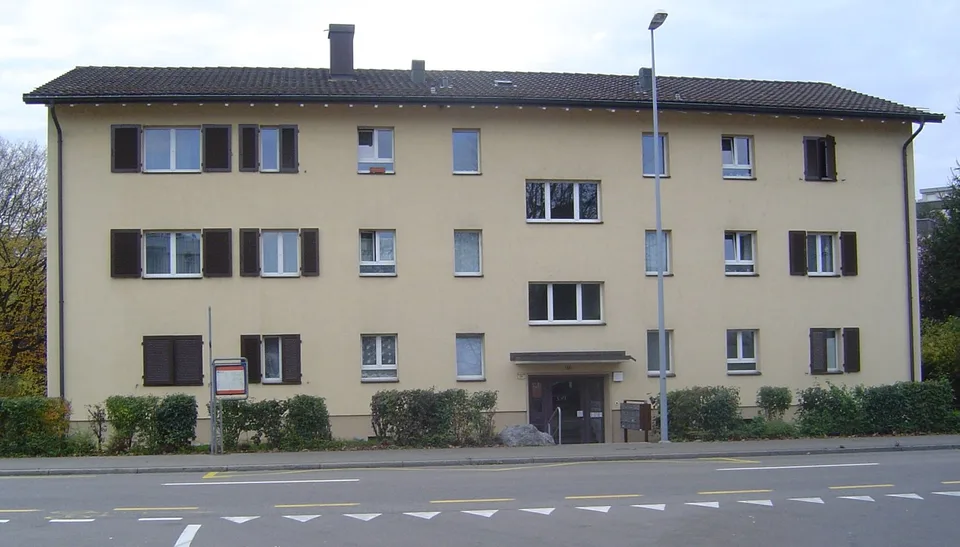 1-room apartment with balcony facing the garden